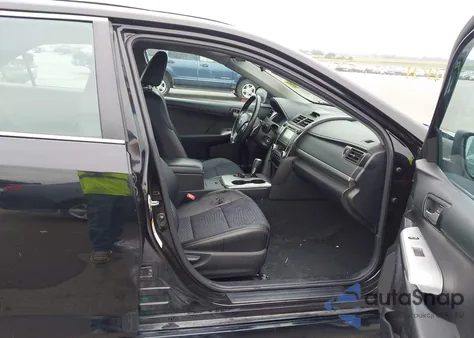 2013 Toyota Camry Se z USA, uszkodzony, nr VIN 4T1BF1FK5DU241147